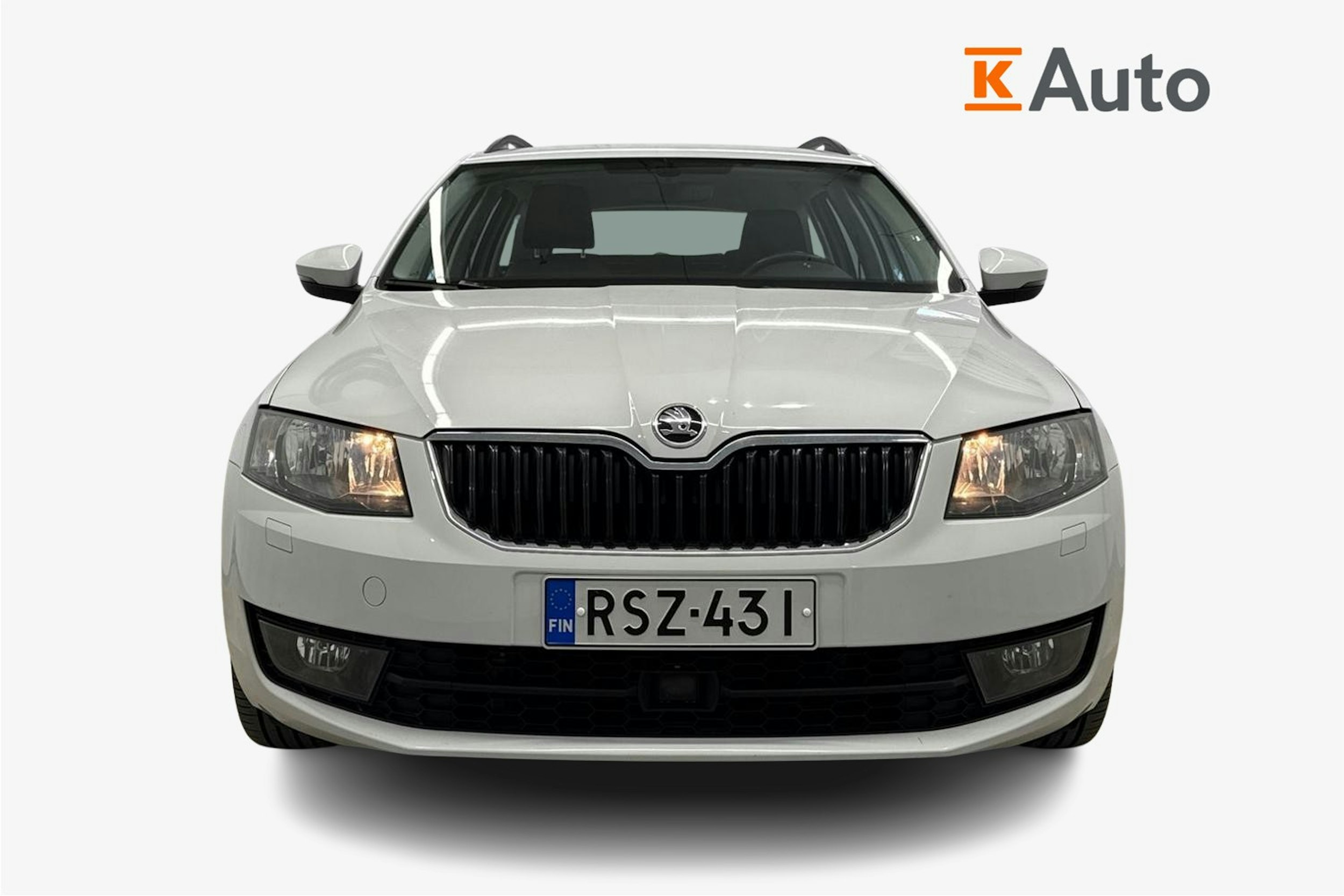 valkoinen Skoda Octavia 2017 kuva 5.