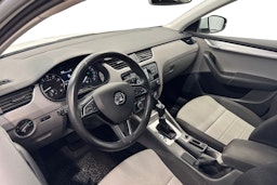 valkoinen Skoda Octavia 2017 kuva 7.