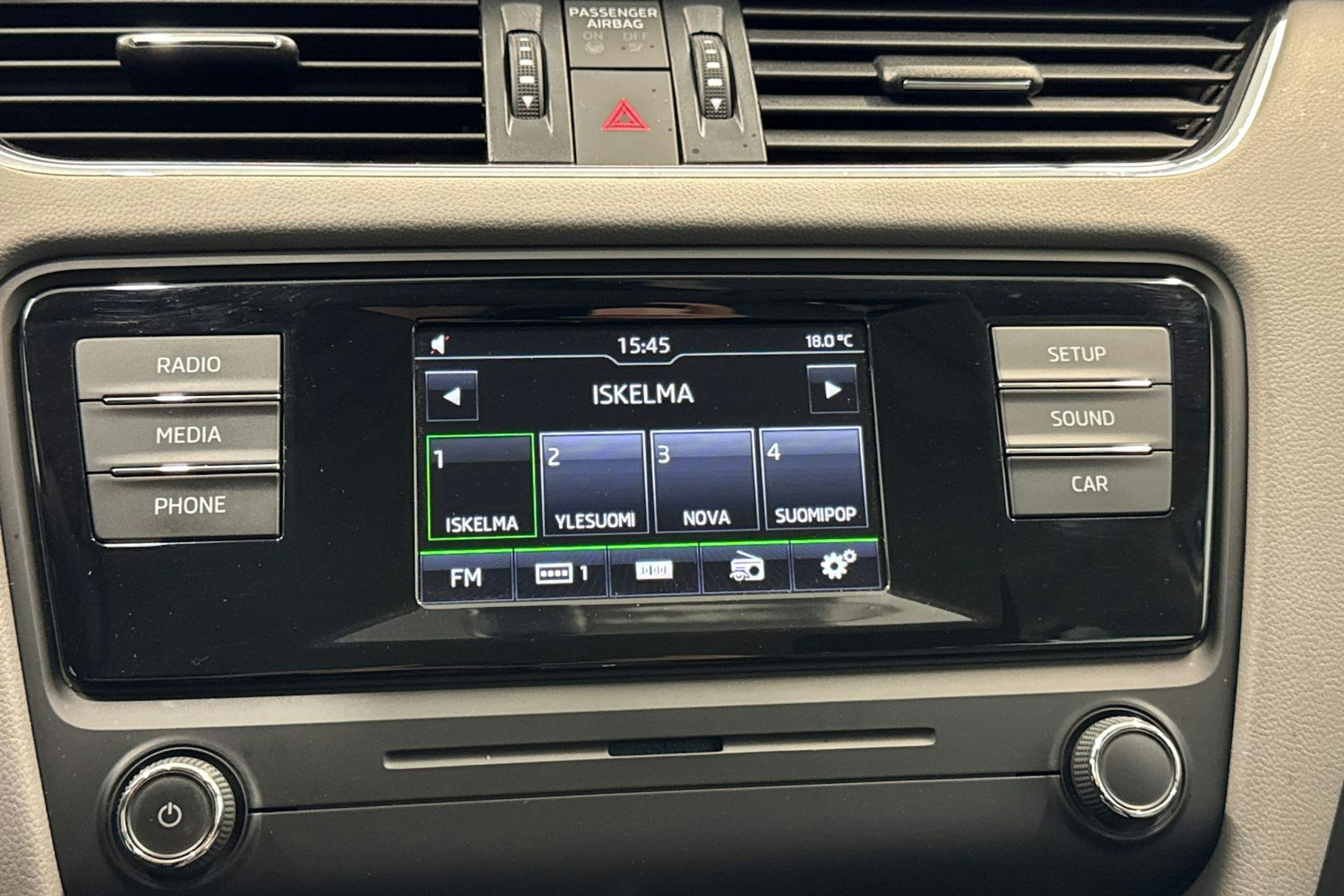 valkoinen Skoda Octavia 2017 kuva 20.