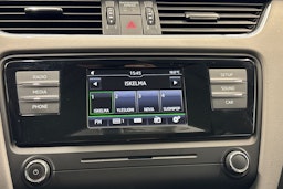 valkoinen Skoda Octavia 2017 kuva 20.