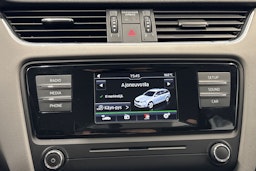 valkoinen Skoda Octavia 2017 kuva 21.