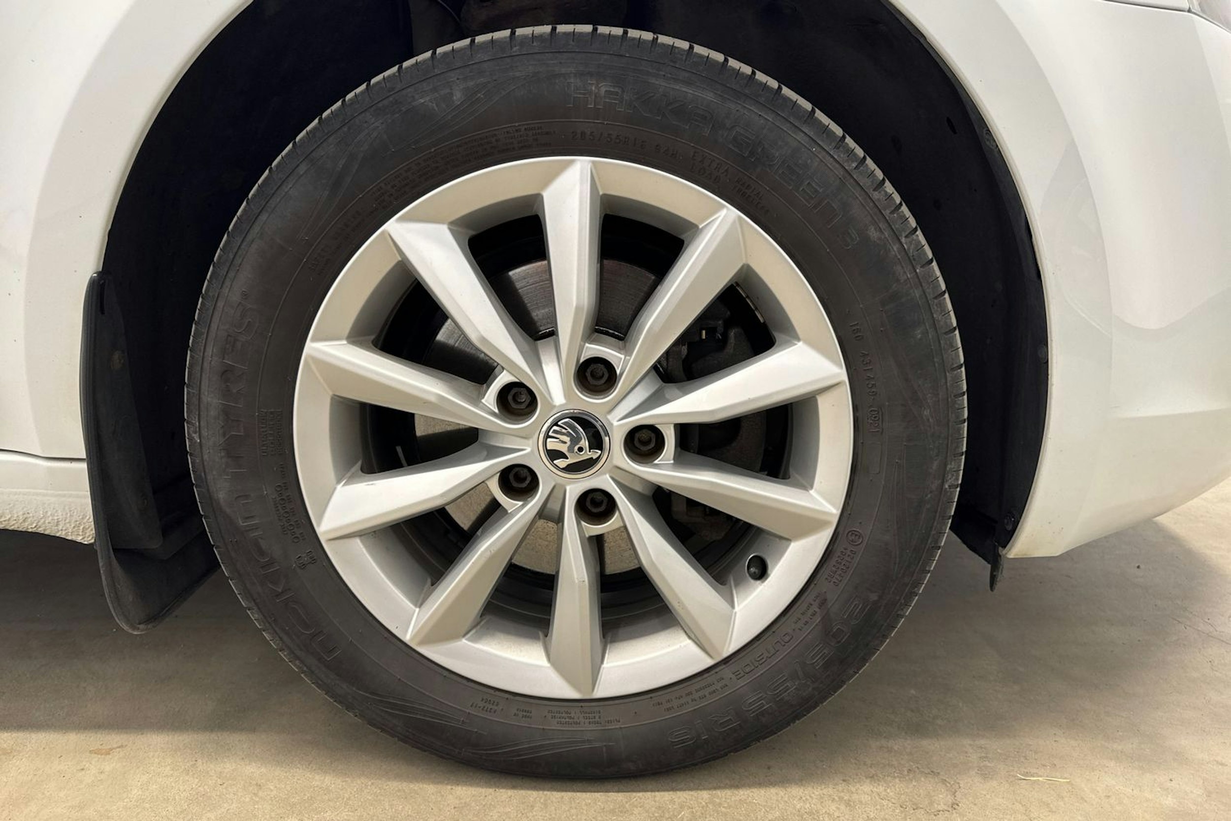 valkoinen Skoda Octavia 2017 kuva 28.