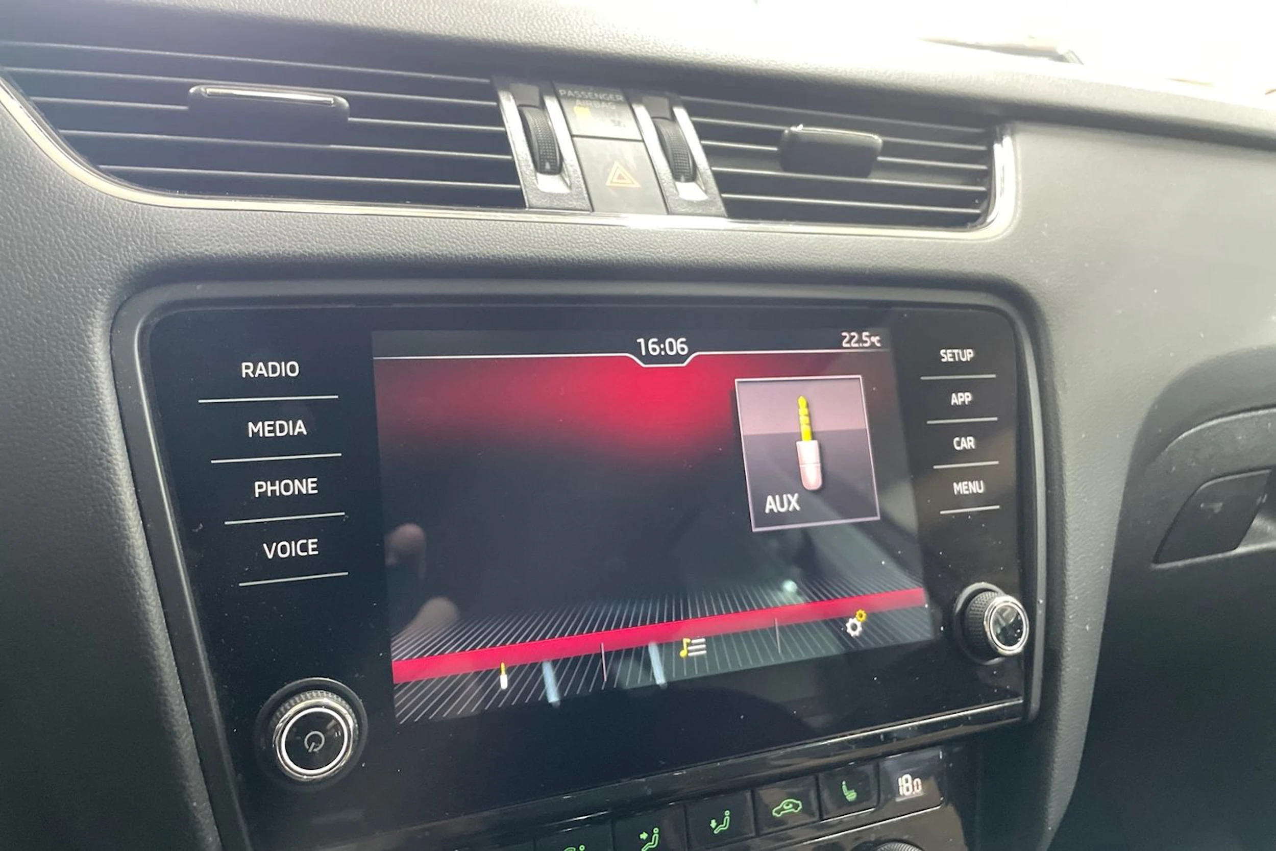 Ruskea (beige) Skoda OCTAVIA 2017 kuva 12.