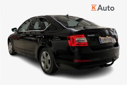 musta Skoda Octavia 2017 kuva 2.