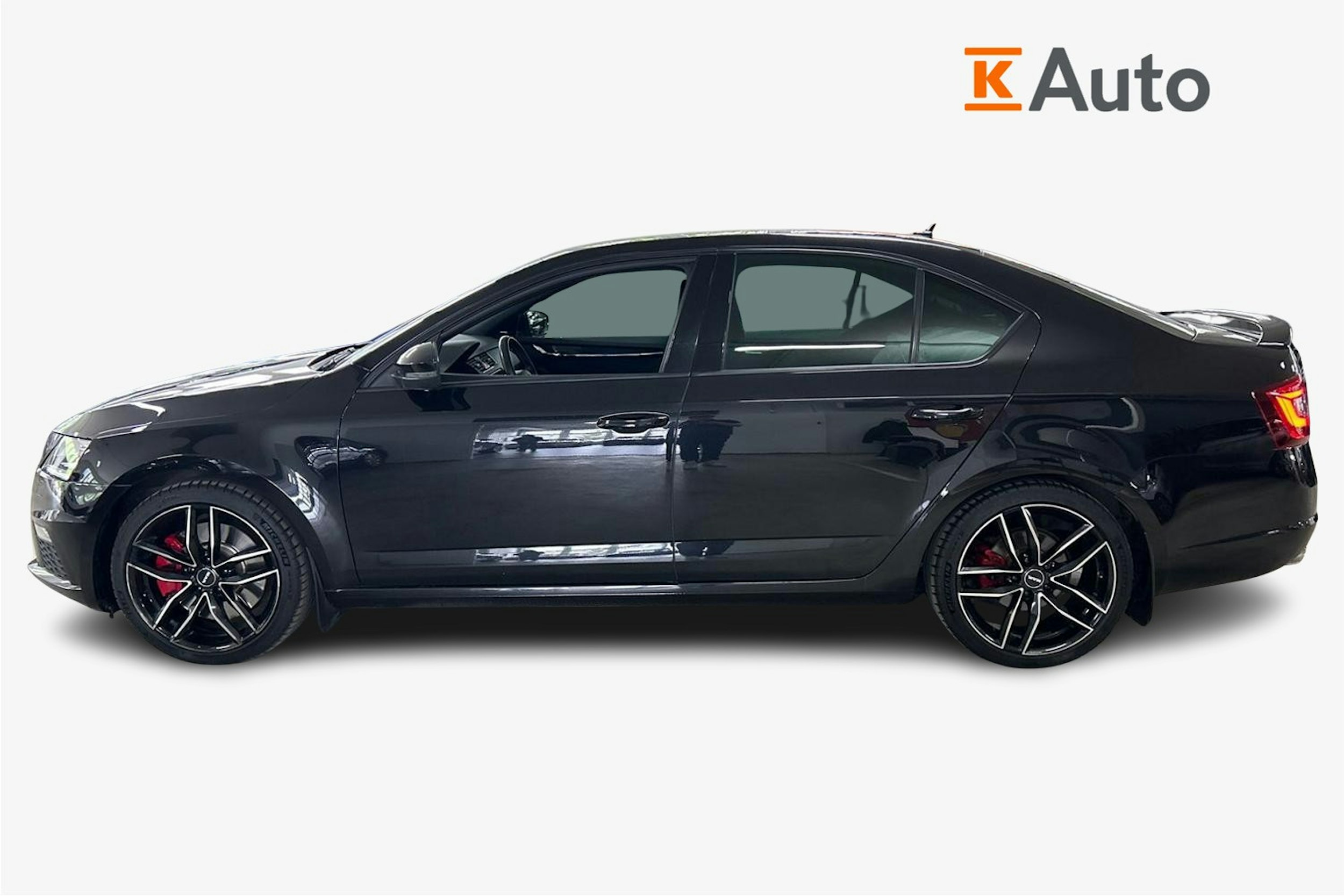 met. musta Skoda Octavia 2017 kuva 6.