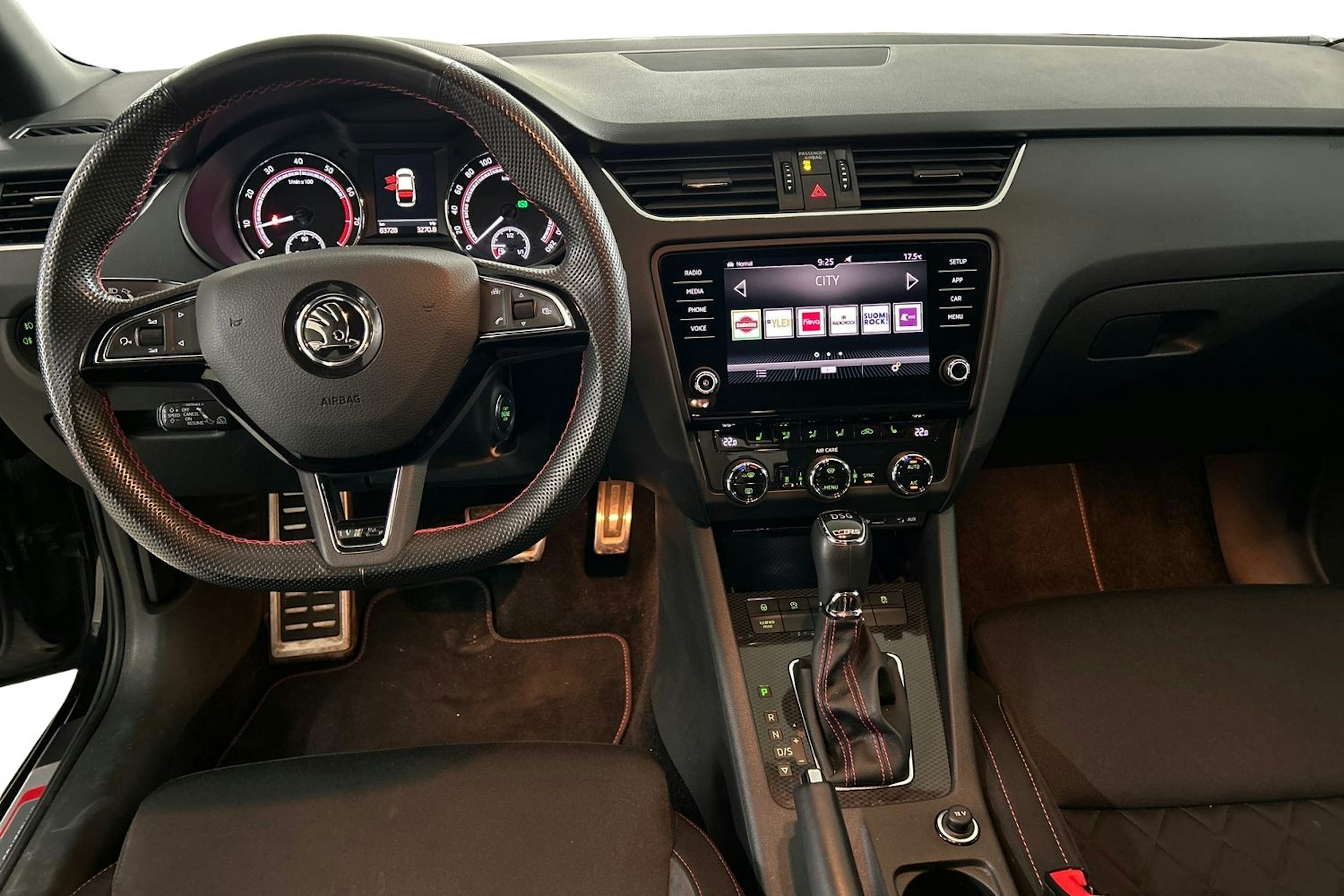 met. musta Skoda Octavia 2017 kuva 9.