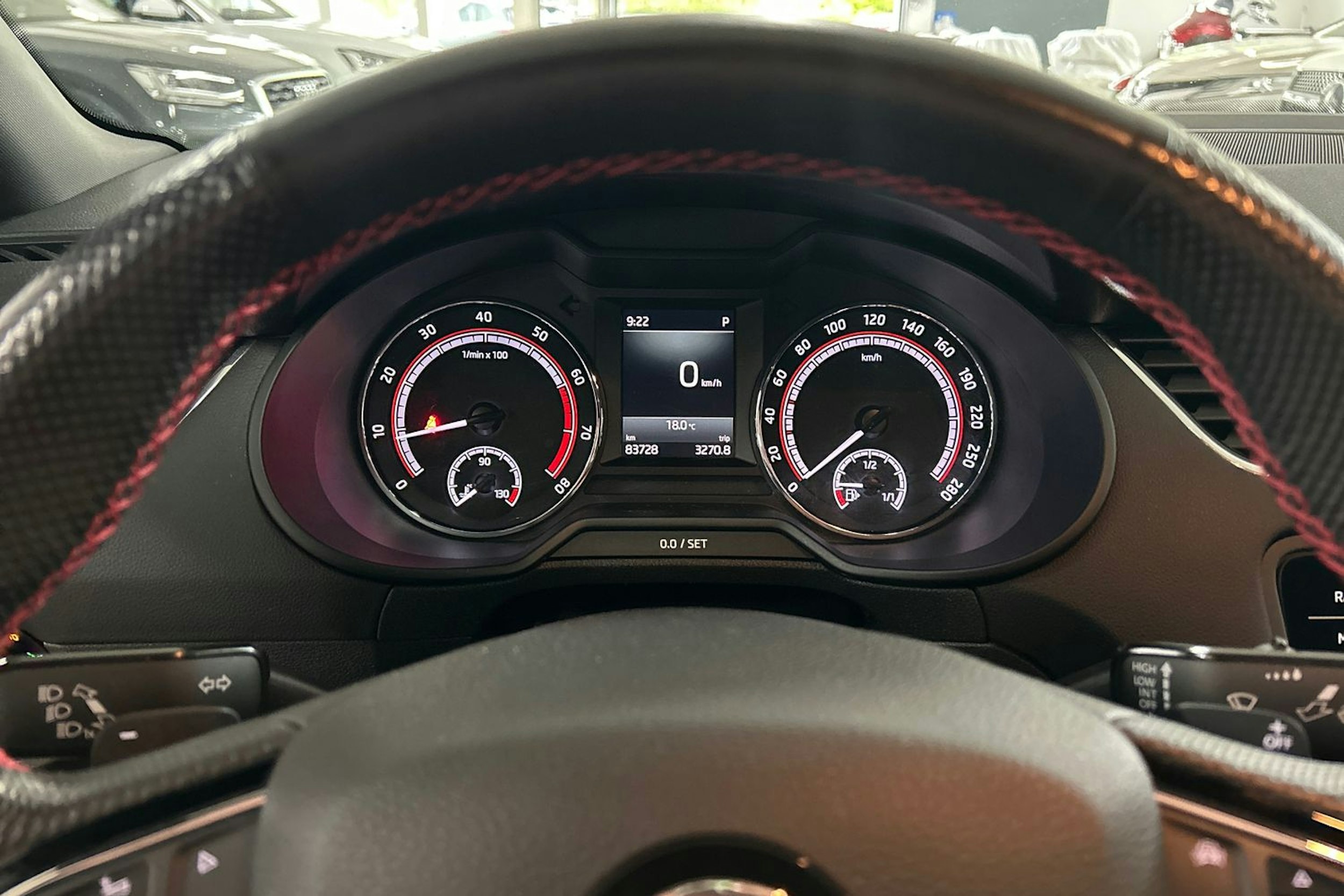 met. musta Skoda Octavia 2017 kuva 18.