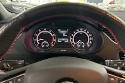 met. musta Skoda Octavia 2017 kuva 18.