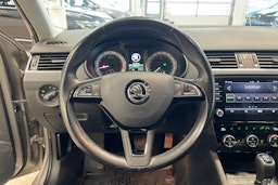 ruskea (beige) Skoda Octavia 2017 kuva 15.