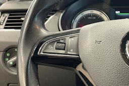 ruskea (beige) Skoda Octavia 2017 kuva 17.