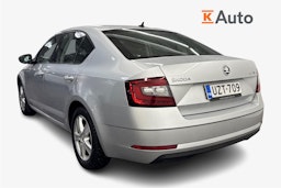harmaa Skoda Octavia 2017 kuva 2.