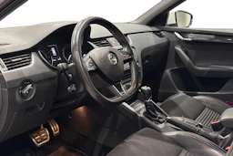 valkoinen Skoda Octavia 2017 kuva 37.