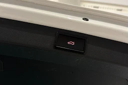 valkoinen Skoda Octavia 2017 kuva 46.