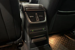 valkoinen Skoda Octavia 2017 kuva 48.