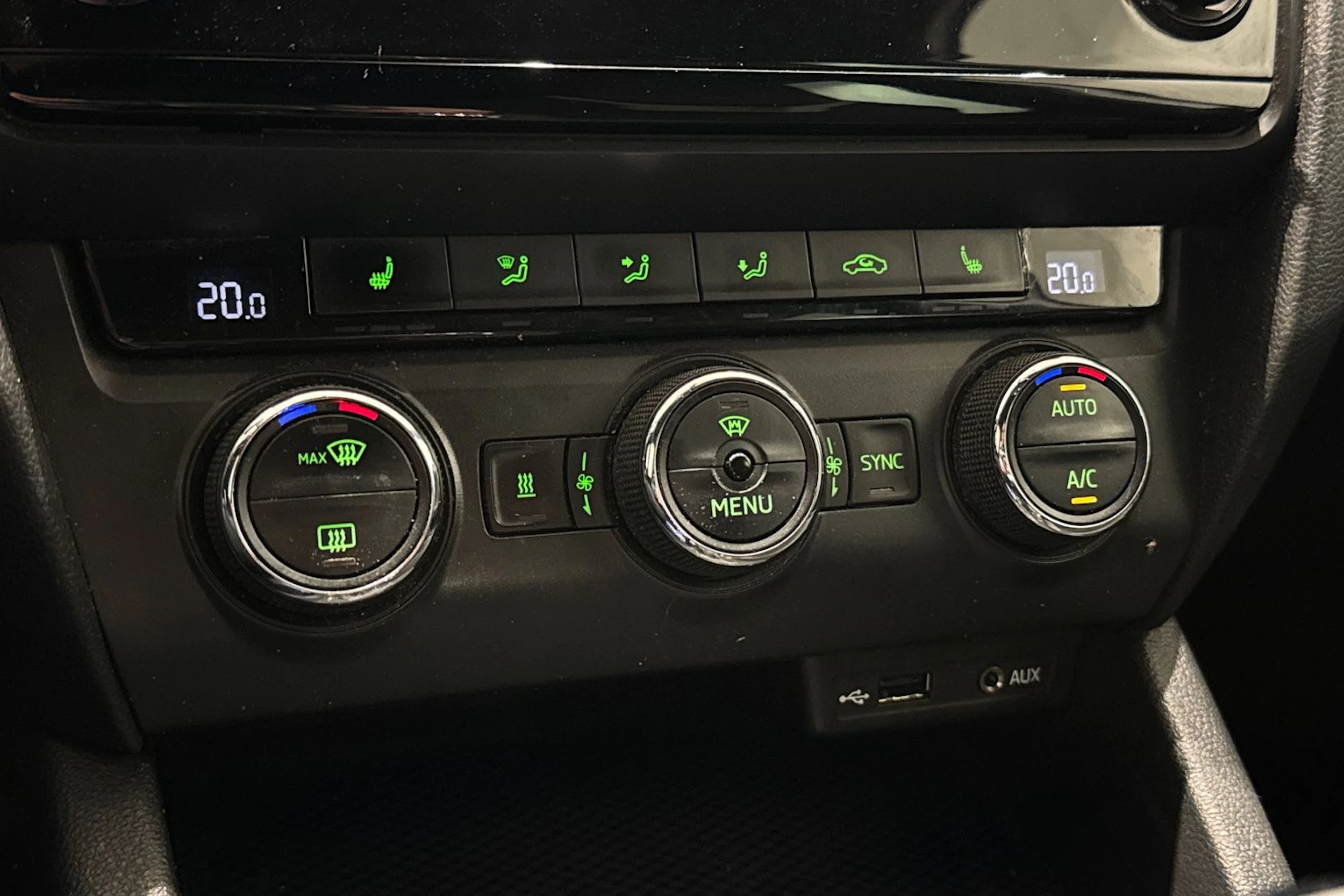 valkoinen Skoda Octavia 2017 kuva 57.