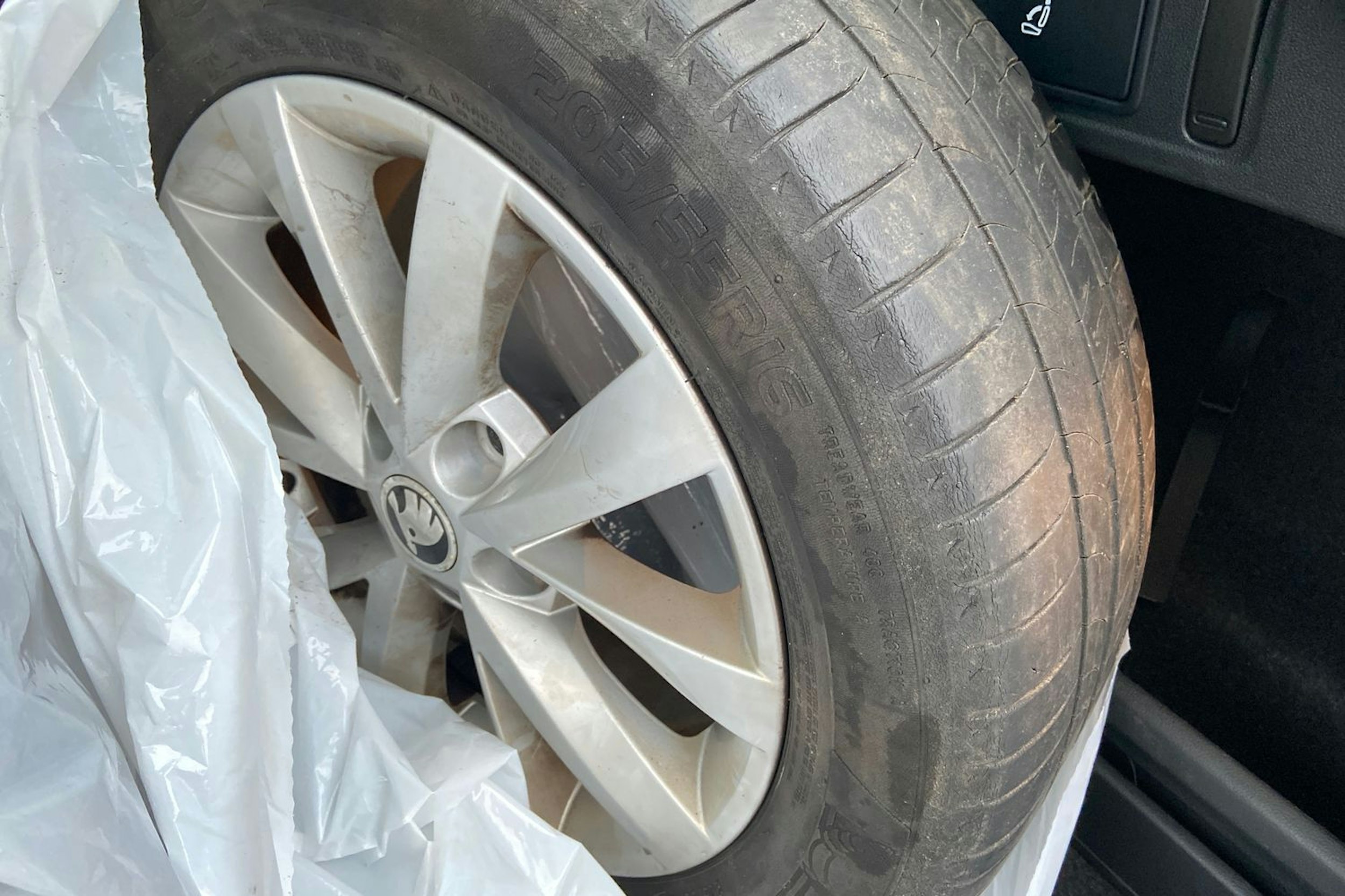 ruskea (beige) Skoda Octavia 2017 kuva 14.