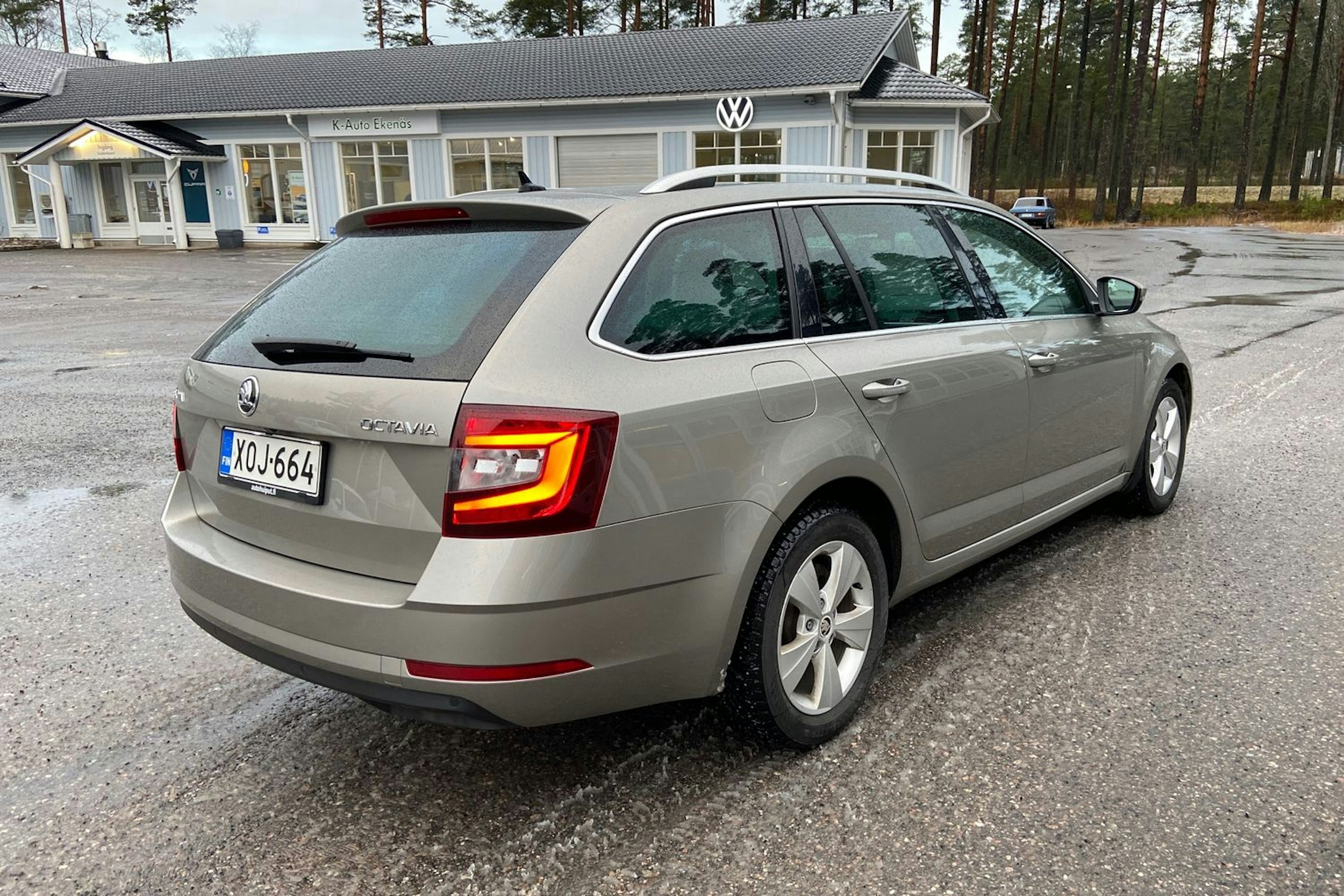 ruskea (beige) Skoda Octavia 2017 kuva 16.
