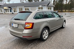 ruskea (beige) Skoda Octavia 2017 kuva 16.