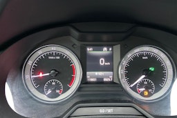 ruskea (beige) Skoda Octavia 2017 kuva 17.