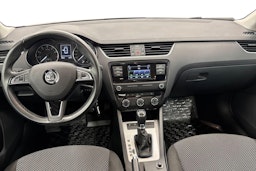 met. harmaa Skoda Octavia 2017 kuva 7.