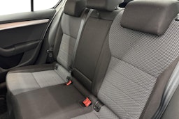 met. harmaa Skoda Octavia 2017 kuva 8.