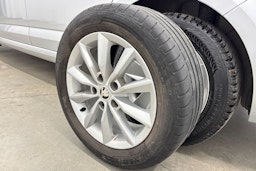 met. harmaa Skoda Octavia 2017 kuva 11.
