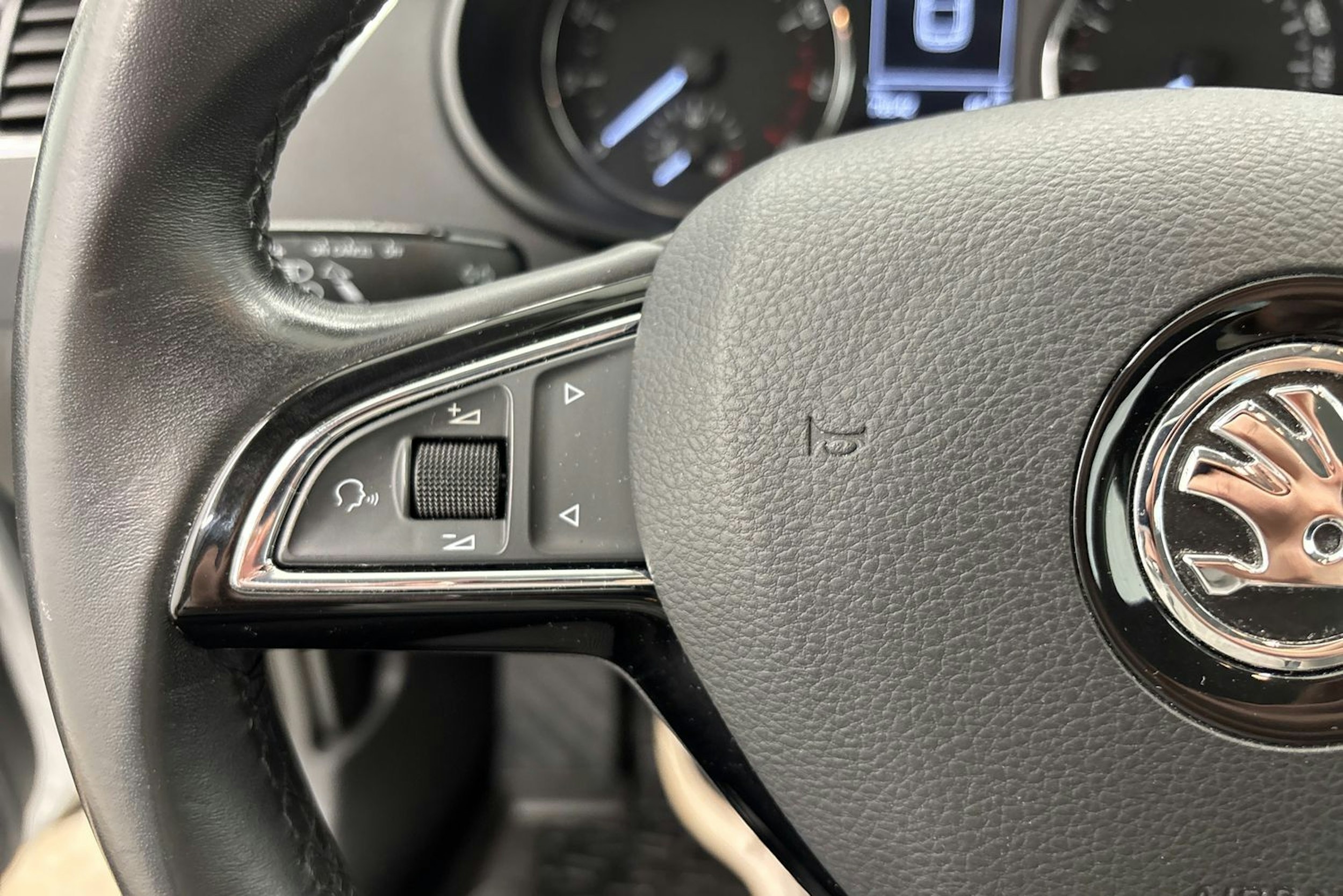 met. harmaa Skoda Octavia 2017 kuva 14.