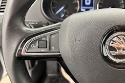 met. harmaa Skoda Octavia 2017 kuva 14.