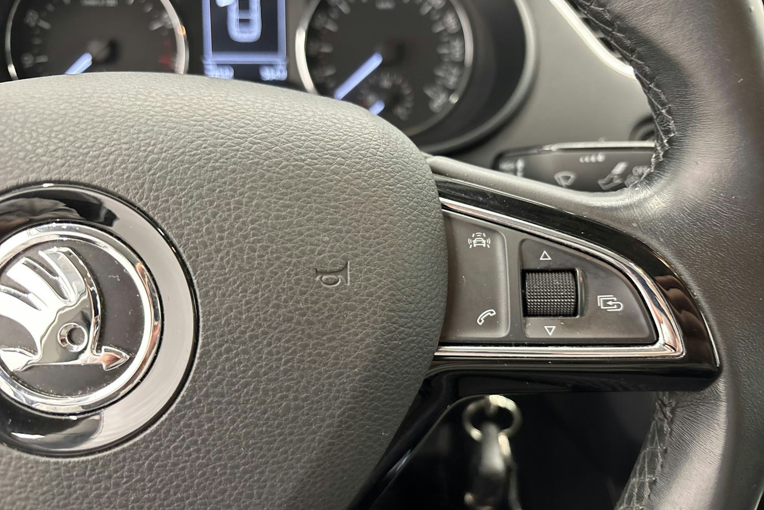 met. harmaa Skoda Octavia 2017 kuva 15.