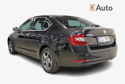 musta Skoda Octavia 2018 kuva 2.