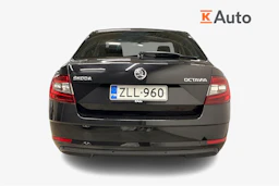 musta Skoda Octavia 2018 kuva 3.