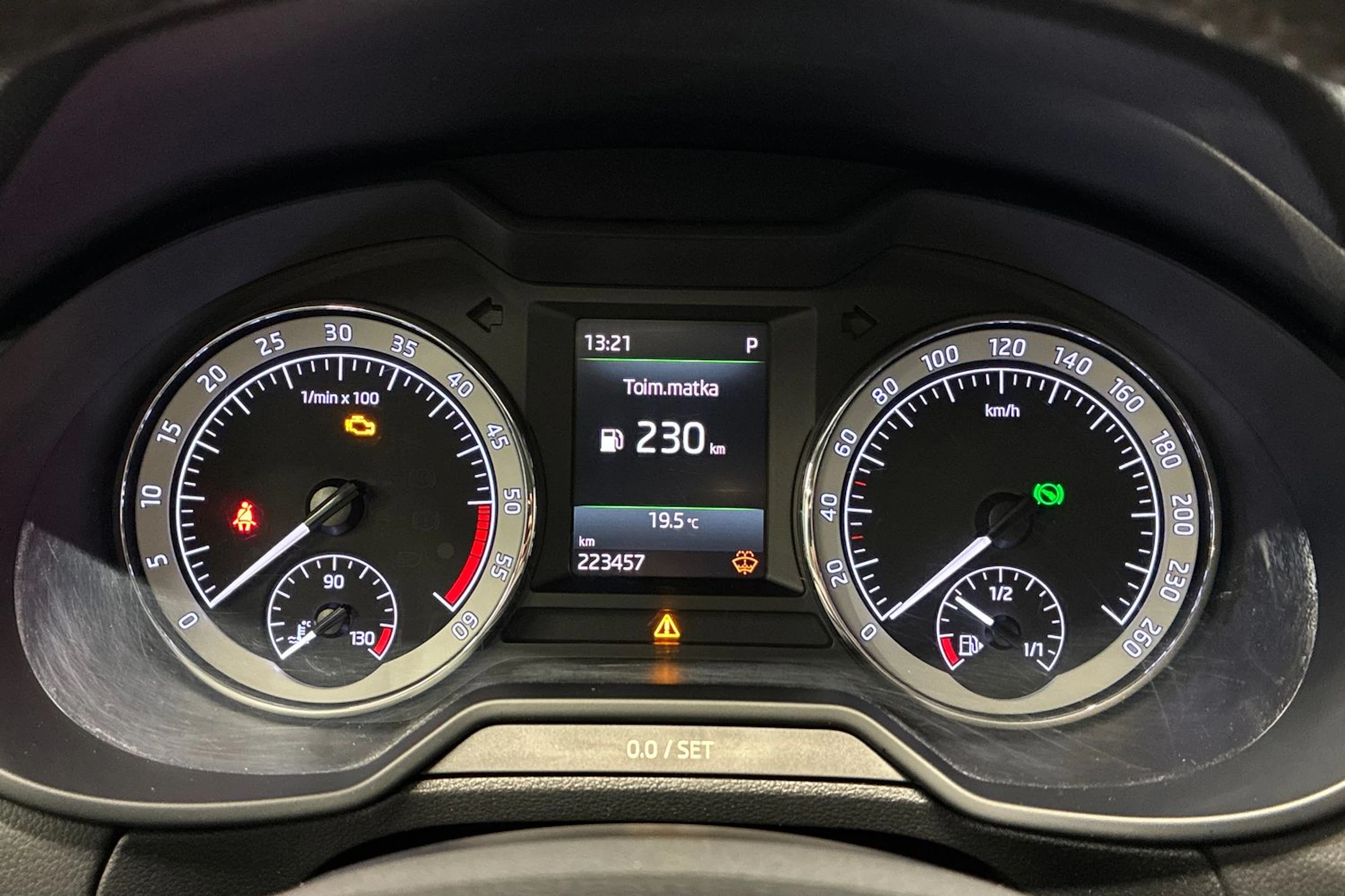 musta Skoda Octavia 2018 kuva 12.
