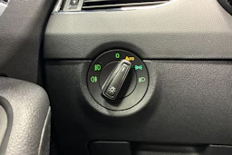 musta Skoda Octavia 2018 kuva 16.