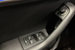 musta Skoda Octavia 2018 kuva 17.