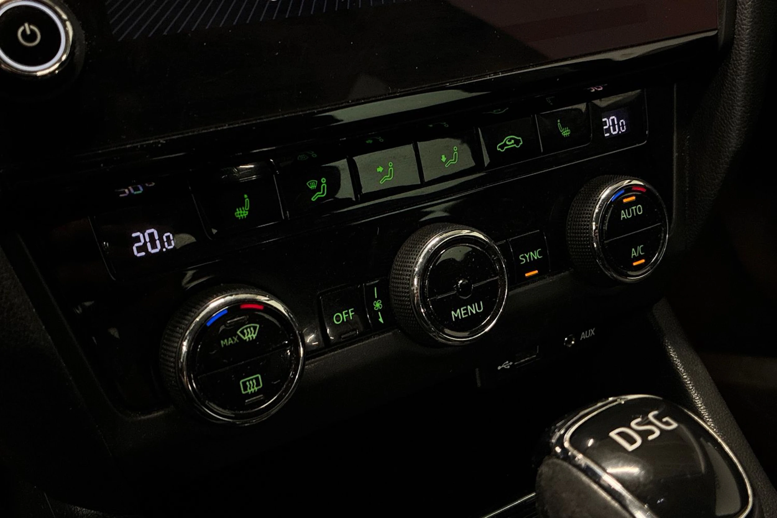 musta Skoda Octavia 2018 kuva 19.