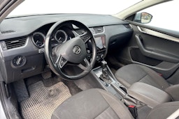harmaa Skoda Octavia 2018 kuva 3.