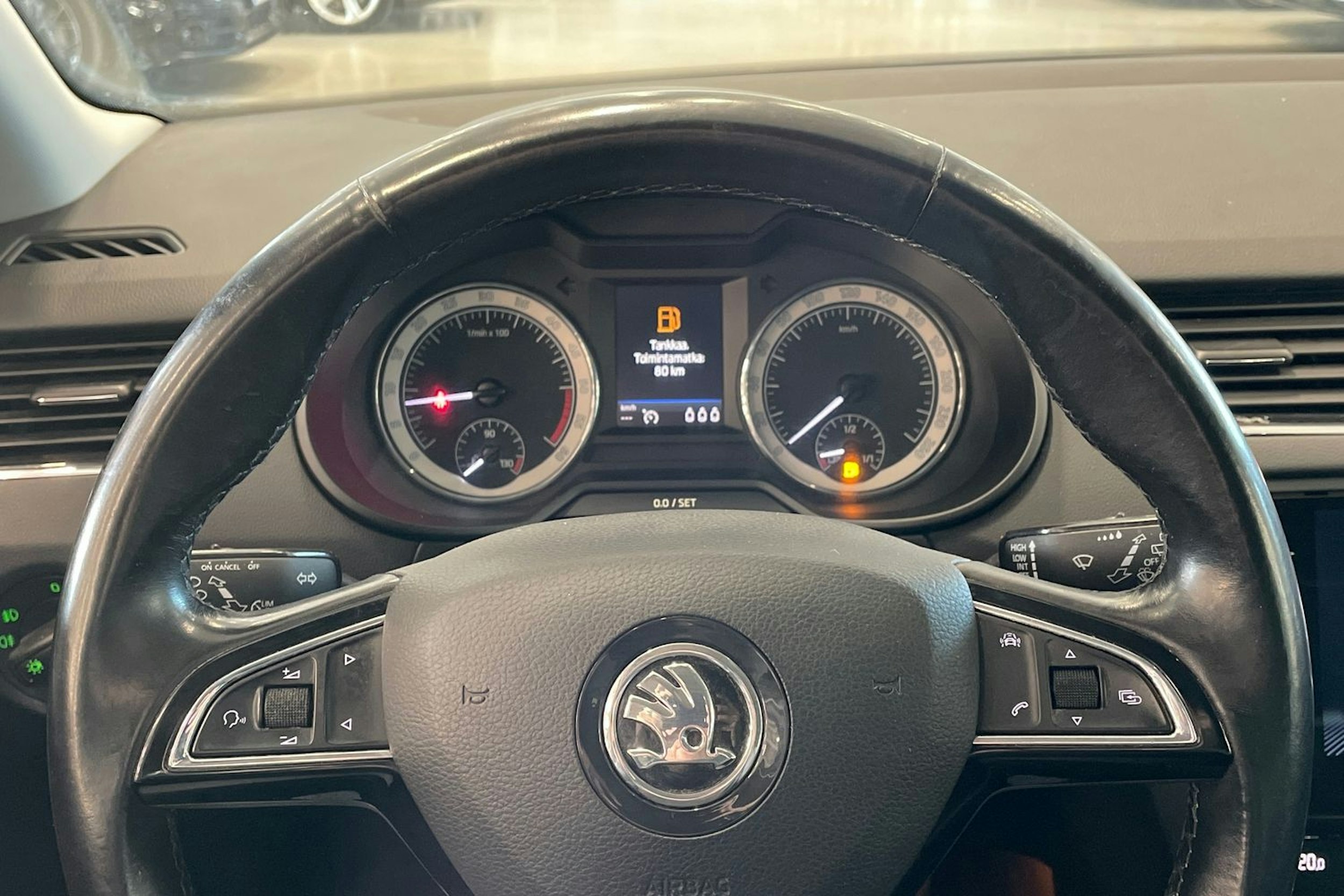 harmaa Skoda Octavia 2018 kuva 15.