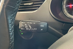 harmaa Skoda Octavia 2018 kuva 16.