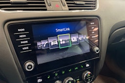 harmaa Skoda Octavia 2018 kuva 17.