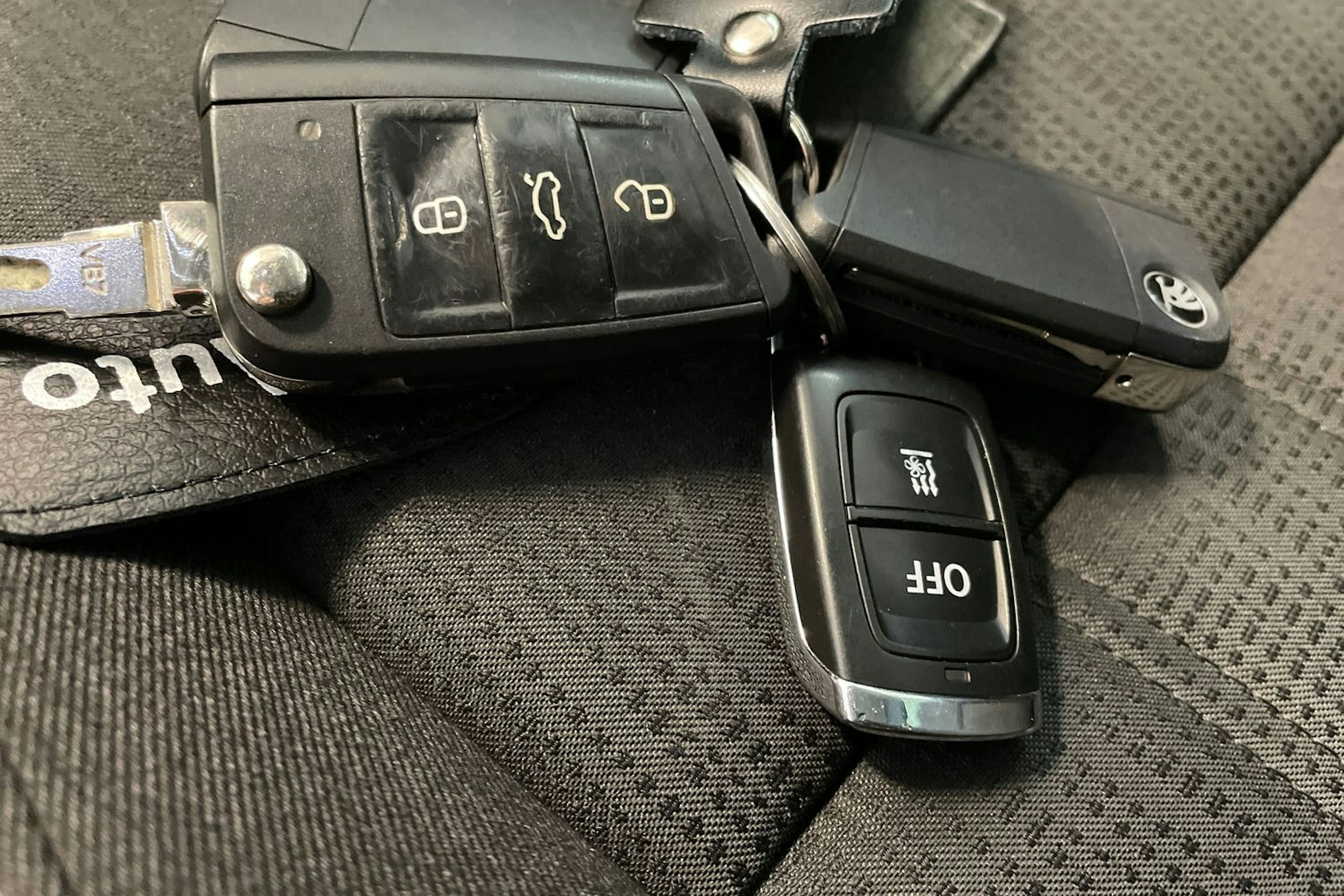 harmaa Skoda Octavia 2018 kuva 20.