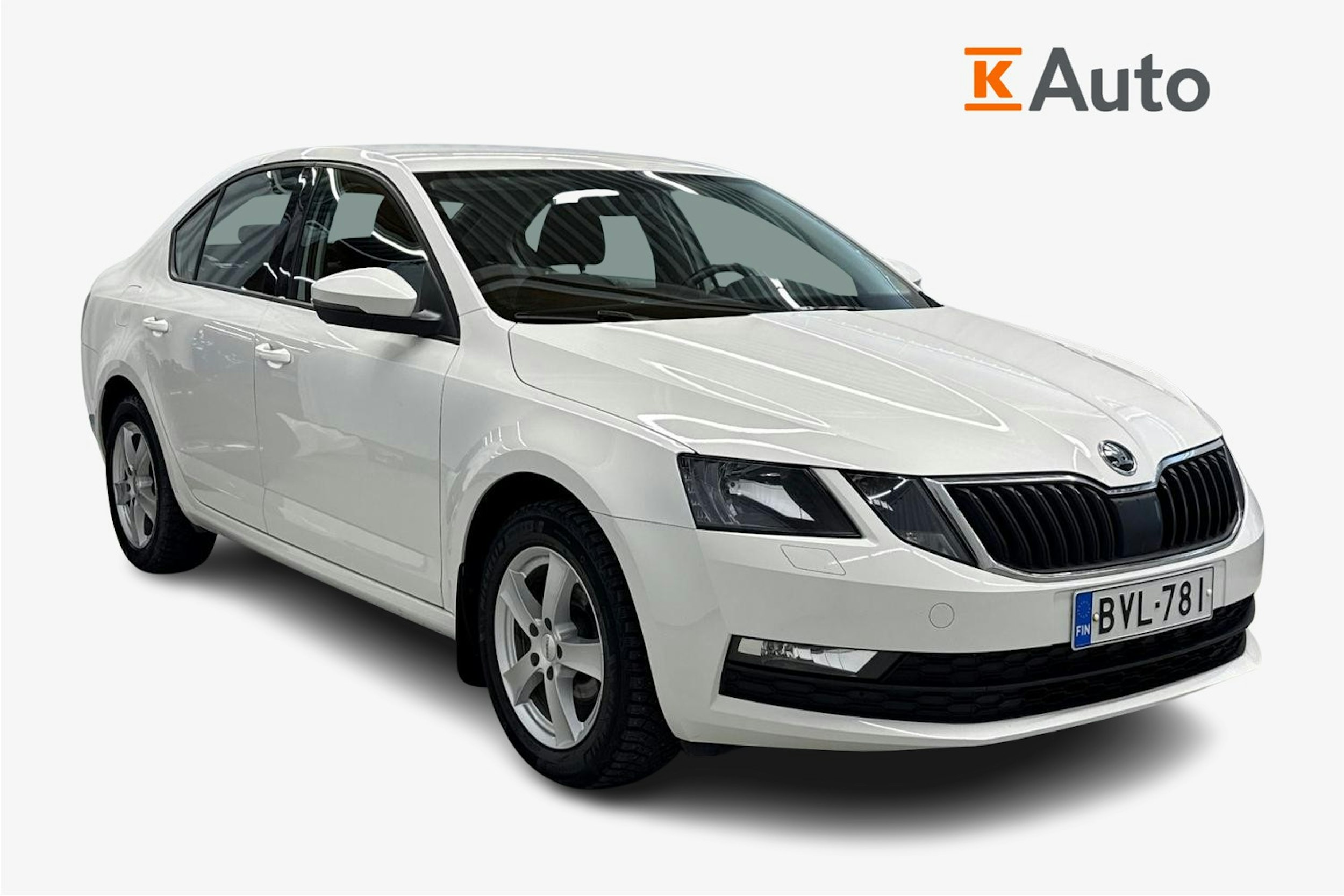 valkoinen Skoda Octavia 2018 kuva 1.