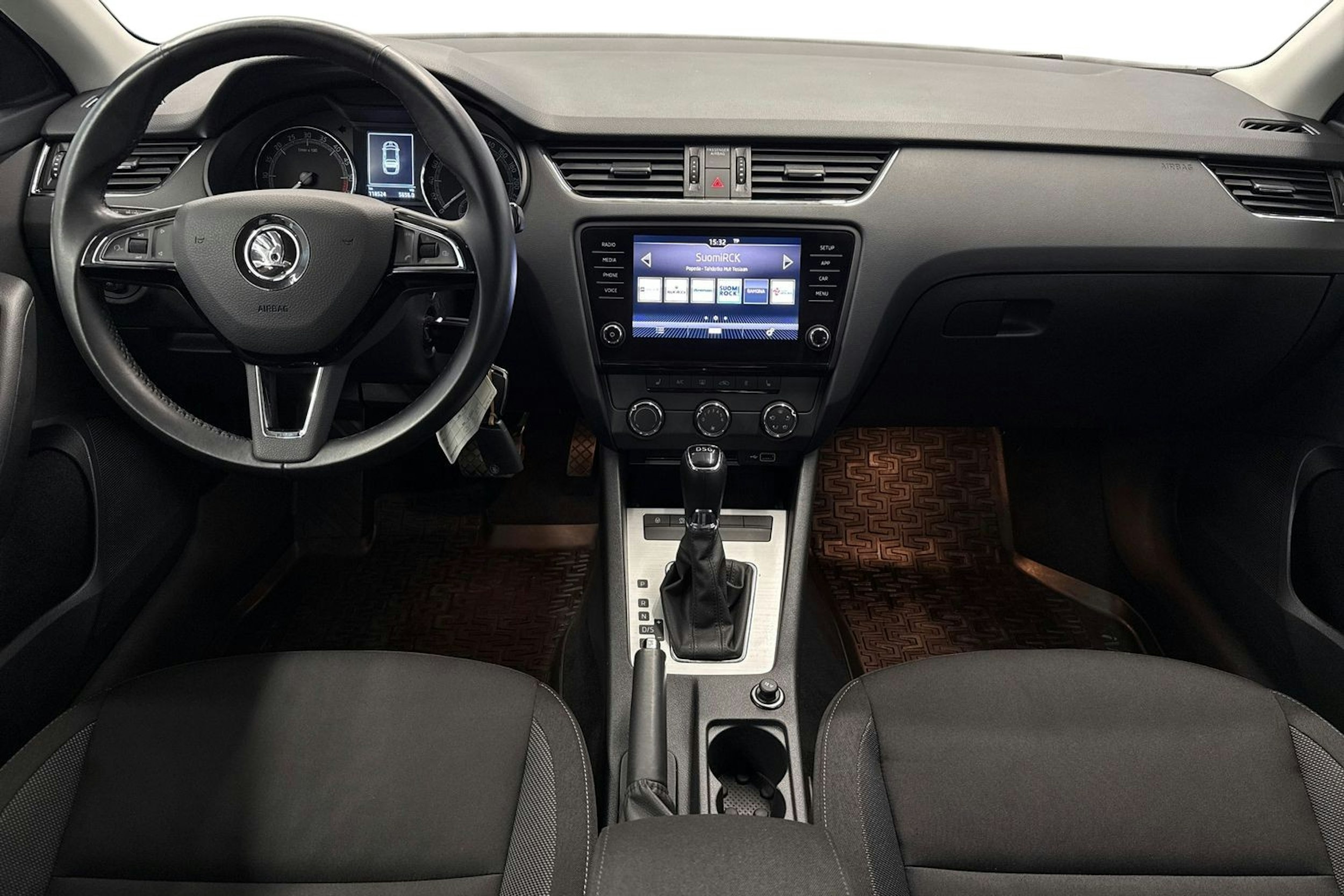 valkoinen Skoda Octavia 2018 kuva 9.