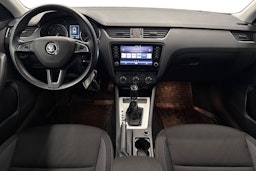 valkoinen Skoda Octavia 2018 kuva 9.
