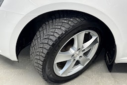 valkoinen Skoda Octavia 2018 kuva 13.