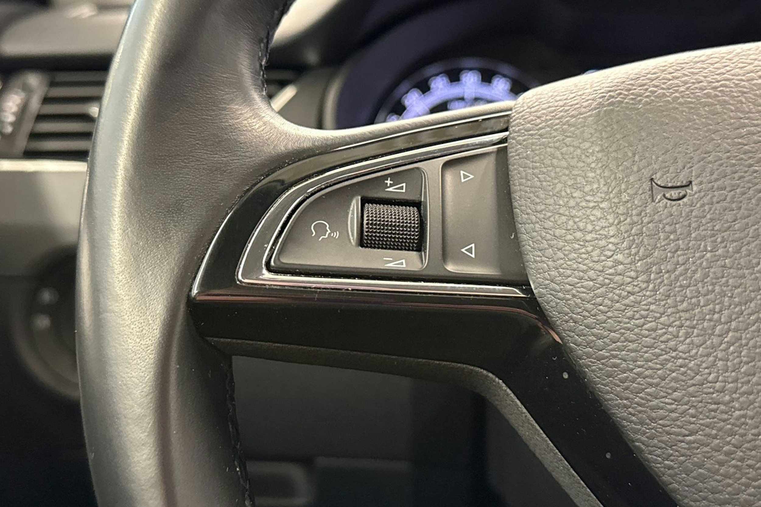 valkoinen Skoda Octavia 2018 kuva 15.
