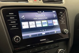 valkoinen Skoda Octavia 2018 kuva 17.