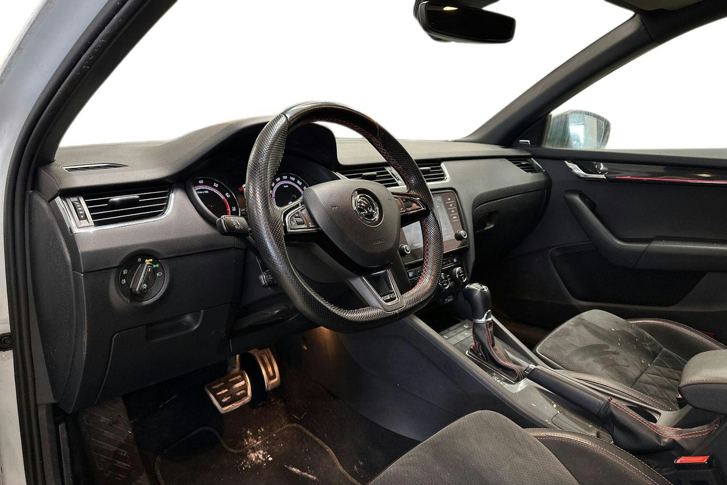 valkoinen Skoda Octavia 2018 kuva 3.