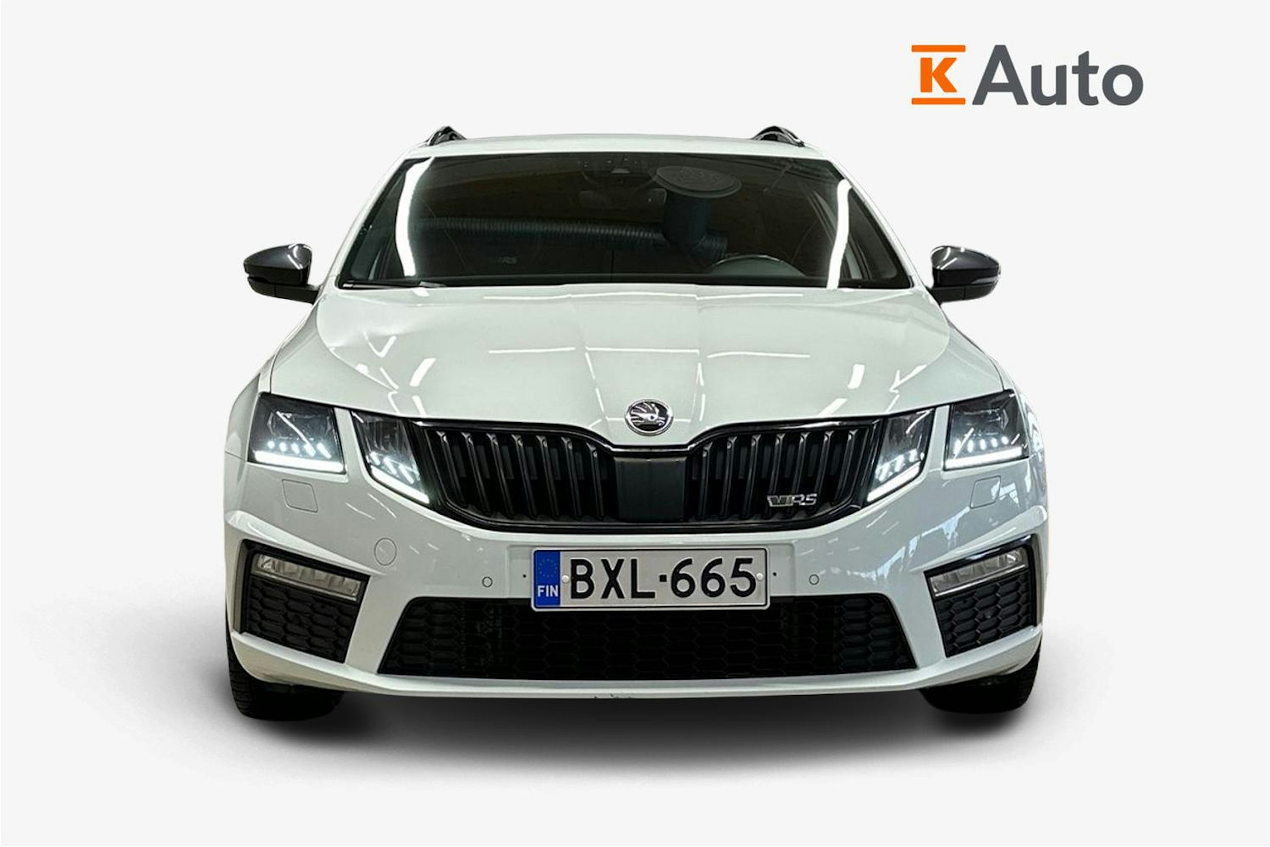 valkoinen Skoda Octavia 2018 kuva 5.