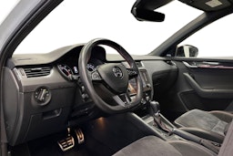 valkoinen Skoda Octavia 2018 kuva 7.