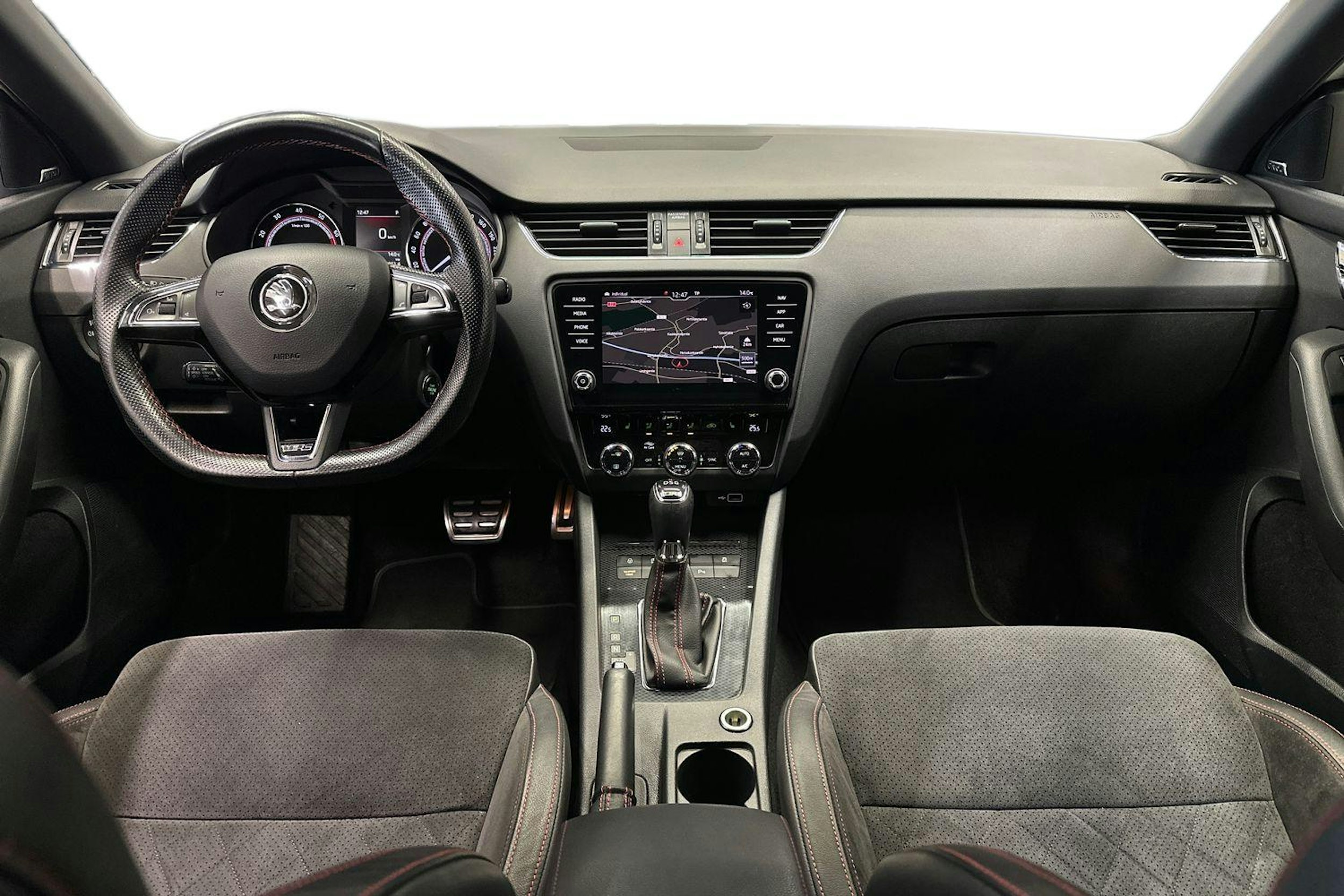 valkoinen Skoda Octavia 2018 kuva 8.